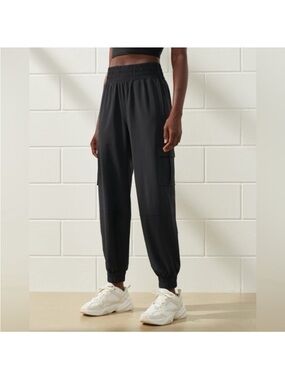 A&F YPB traveler motionTek cargo jogger